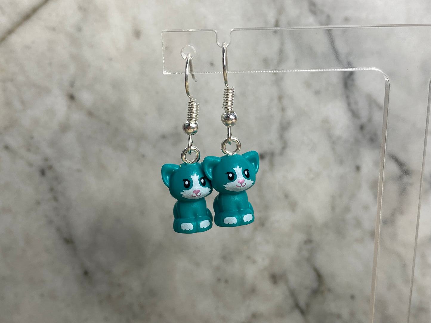 Sitting Cat Drop Earrings