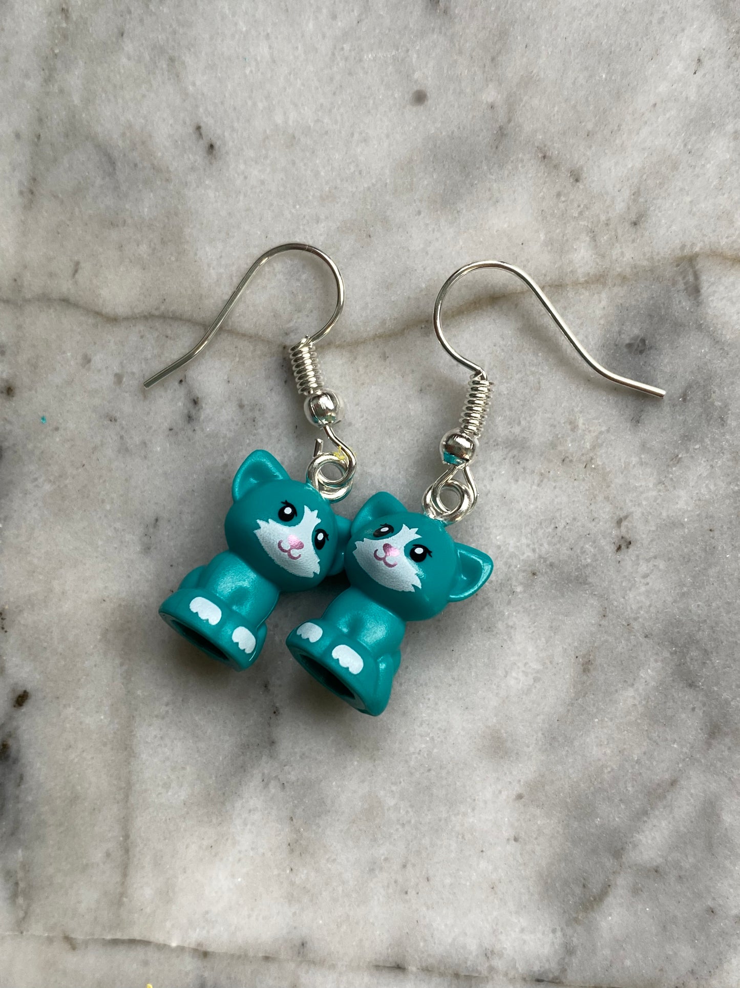 Sitting Cat Drop Earrings